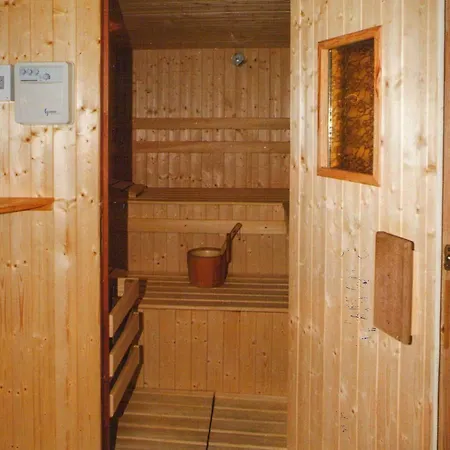Hotel A 6 Bedroom With A Sauna And Mountain Views Located In The Alps *