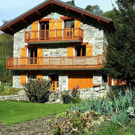 A 6 Bedroom With A Sauna And Mountain Views Located In The Alps