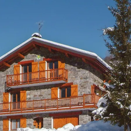 Hotel A 6 Bedroom With A Sauna And Mountain Views Located In The Alps *